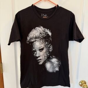 Pink! Ladies Medium Black 2023 Concert Tour Tee
